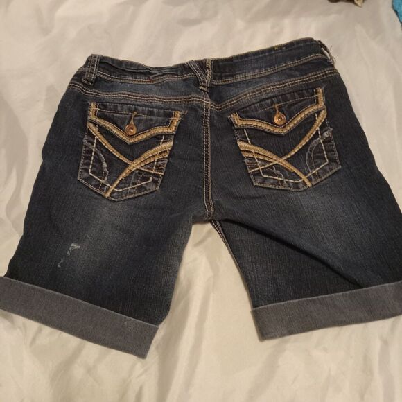Women’s RUE 21 Cuffed Denim Jean Bermuda Shorts Size 30 Waist Inseam 8 - Picture 2 of 7